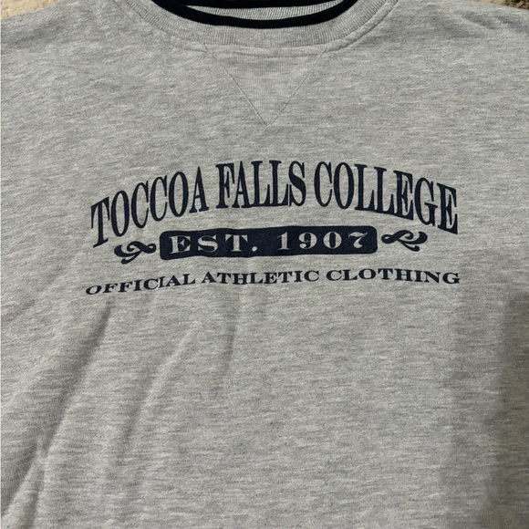 Toccoa Falls College Cropped Sweater Size Large - Picture 3 of 5